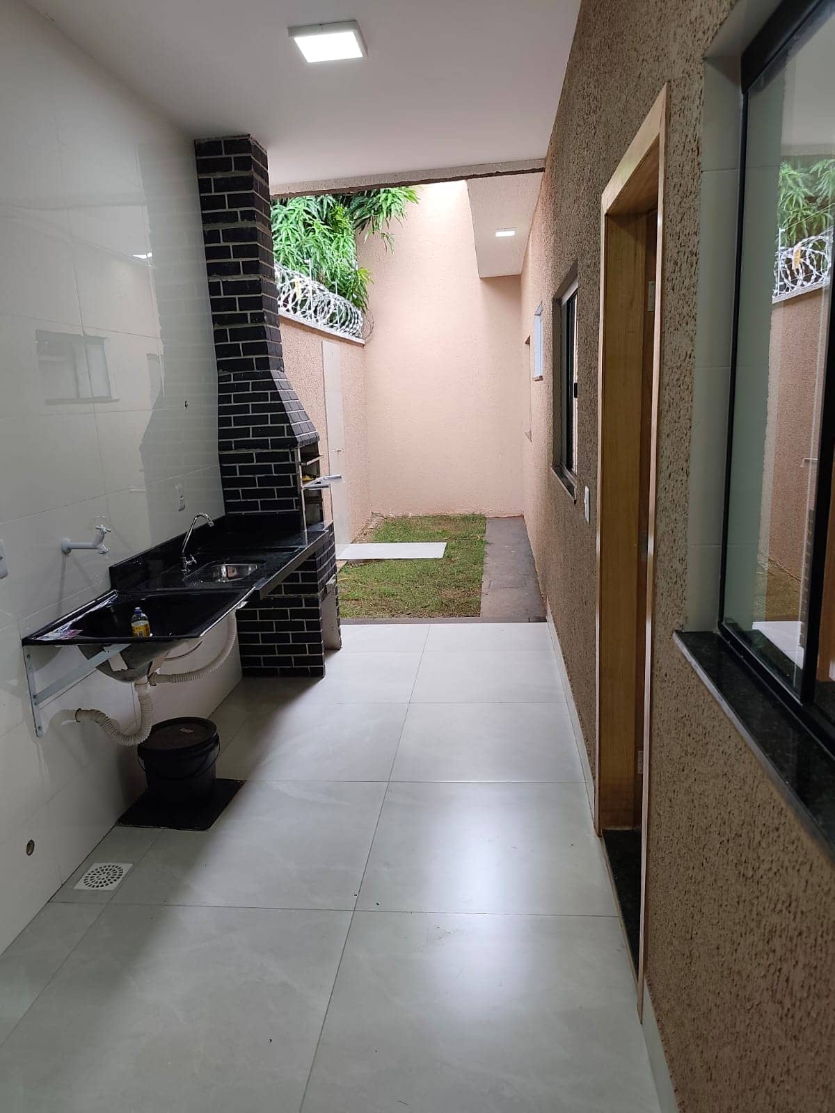 🚨 CASA MODERNA | 3Q (1 SUÍTE) | PÉ DIREITO DUPLO + ÁREA GOURMET 🚨