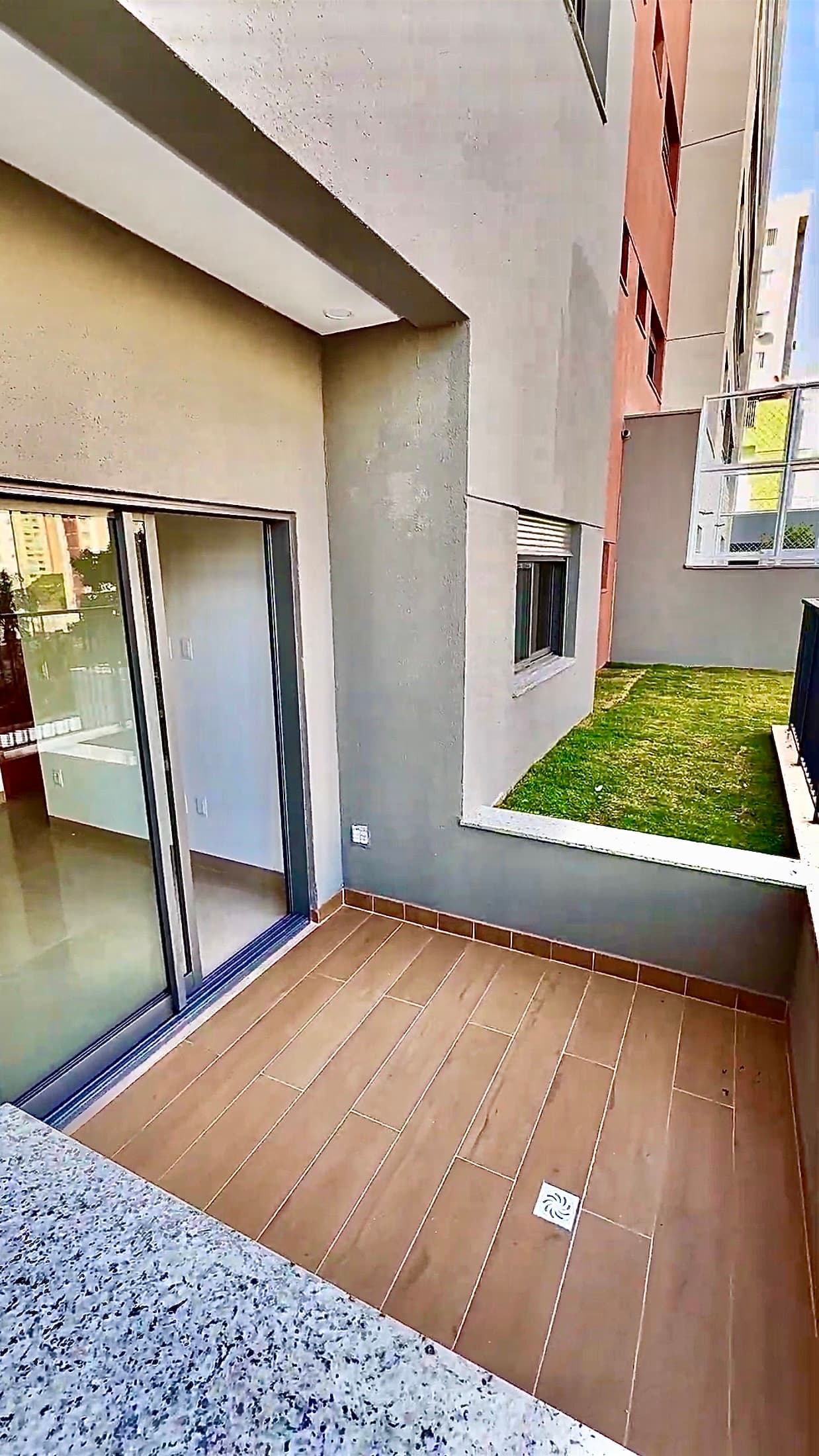 Apartamento recém entregue, em configuração única com Varanda externa com mais de 20 metros!