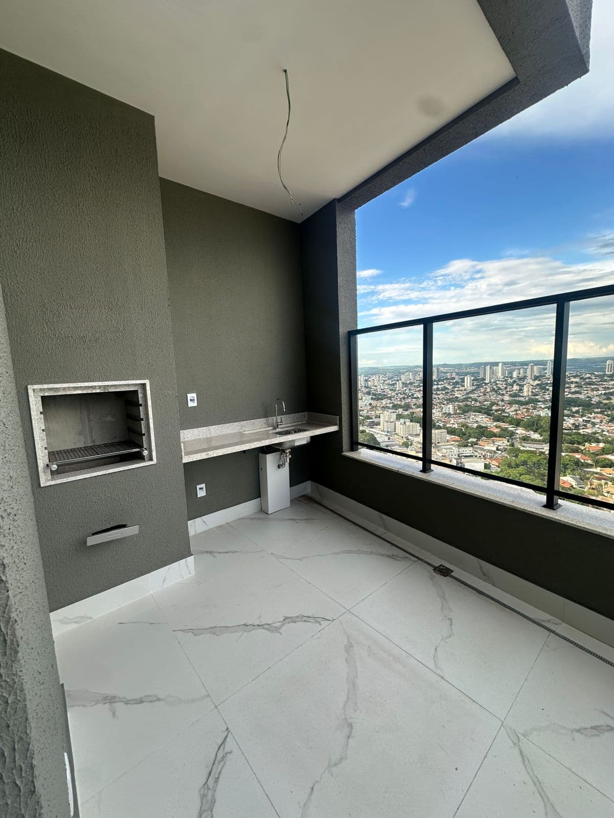 PENTHOUSE AZURE COMPACT LIFE