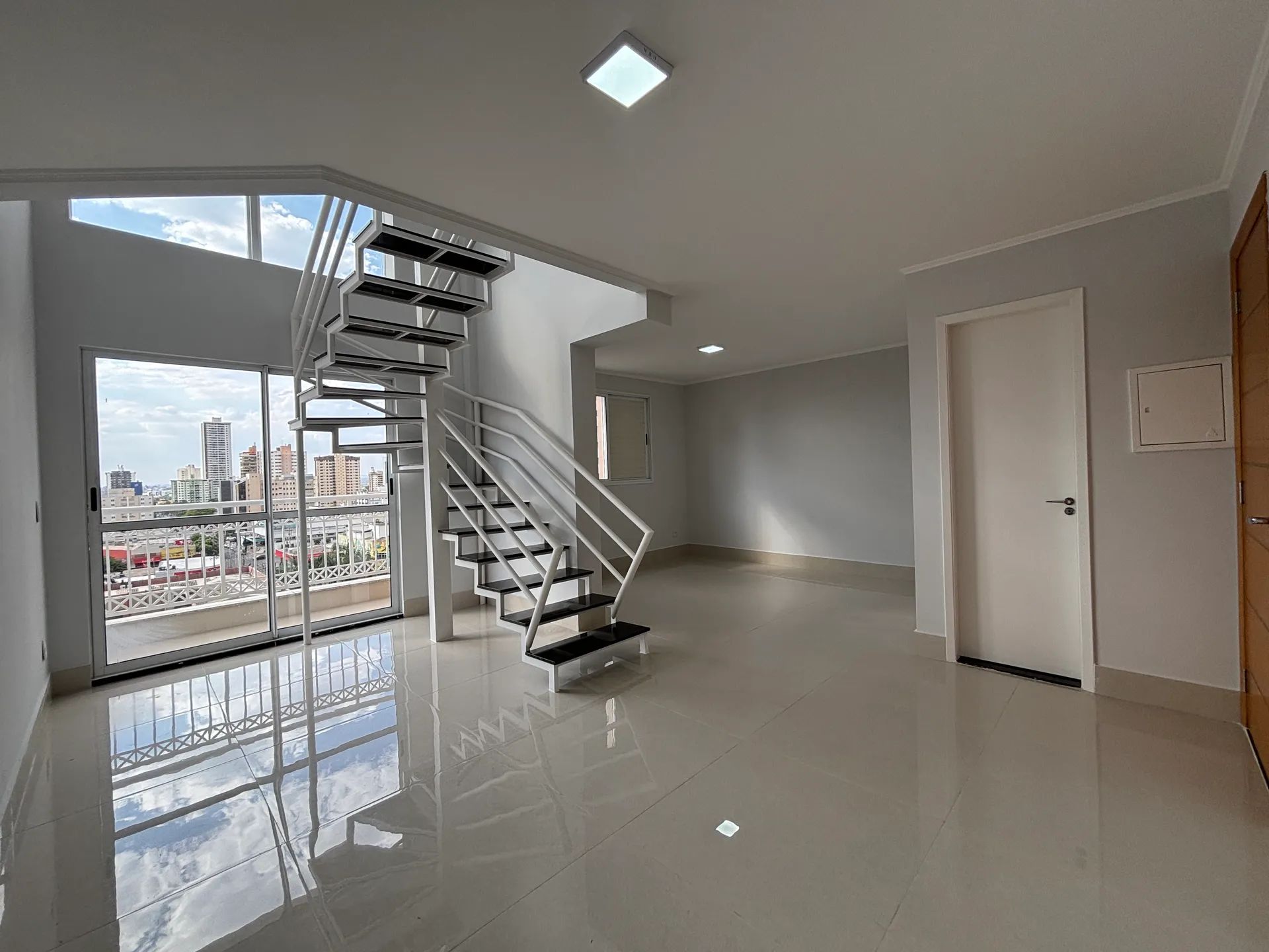 Duplex para venda com 79 metros quadrados com 2 quartos em Setor Oeste - Goiânia - GO