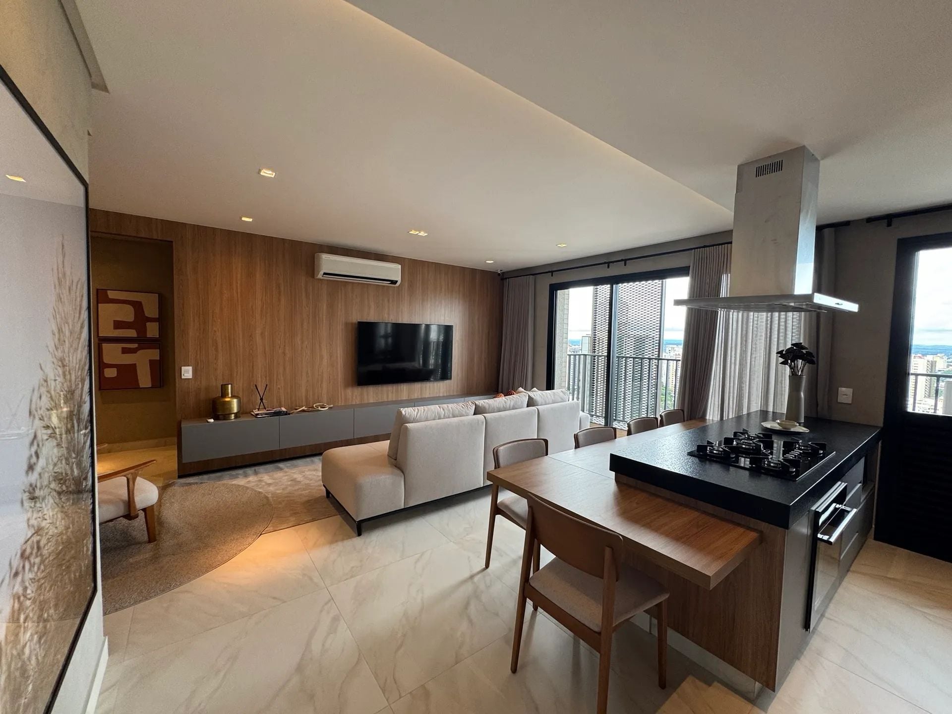 Apartamento mobiliado e decorado com 106 metros quadrados, 3 suítes no WTC - Goiânia - GO
