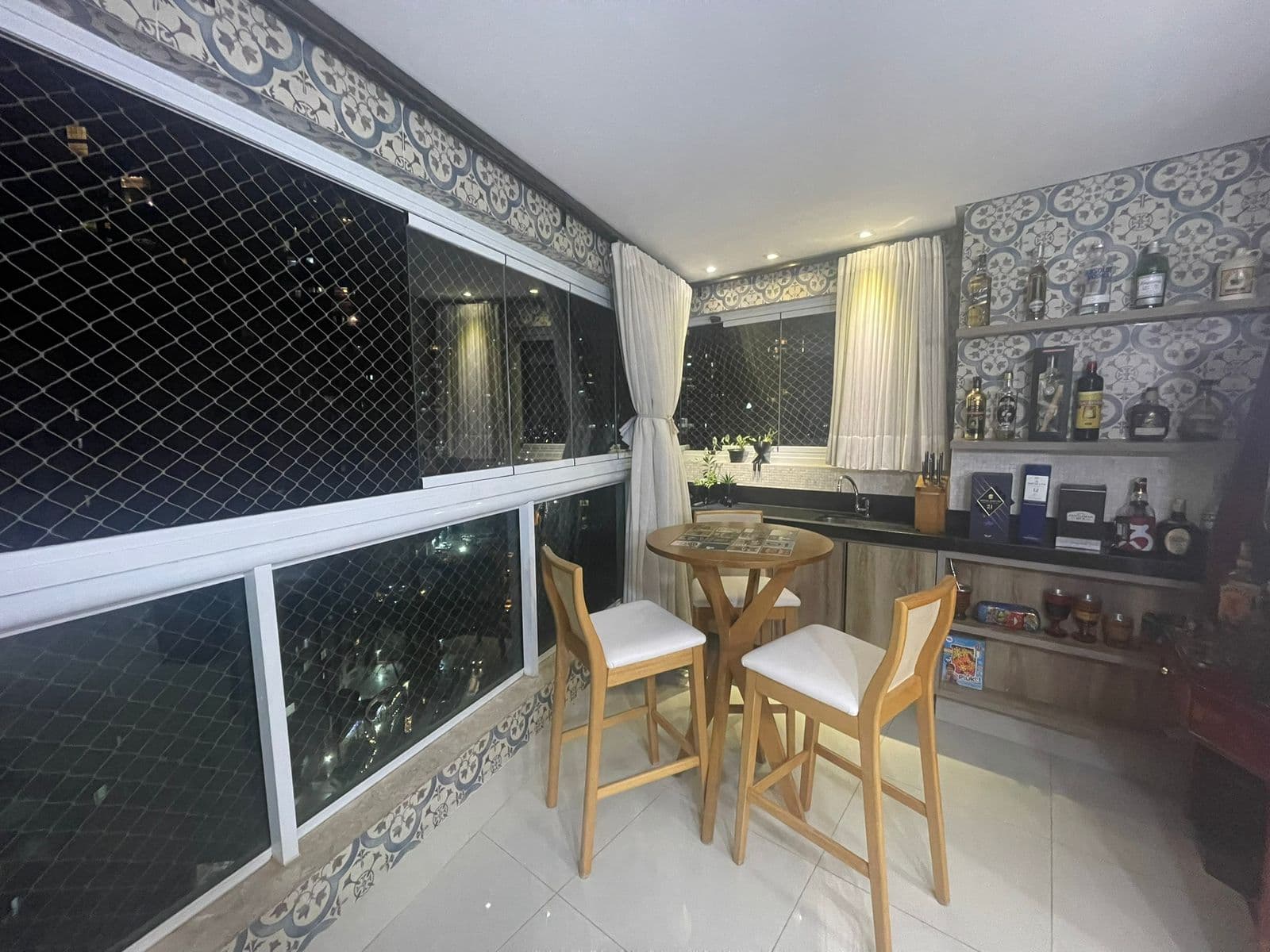 APARTAMENTO SETOR BUENO 130 M² | 4 QUARTOS | 3 SUÍTES | 3 VAGAS | NASCENTE | ANDAR ALTO