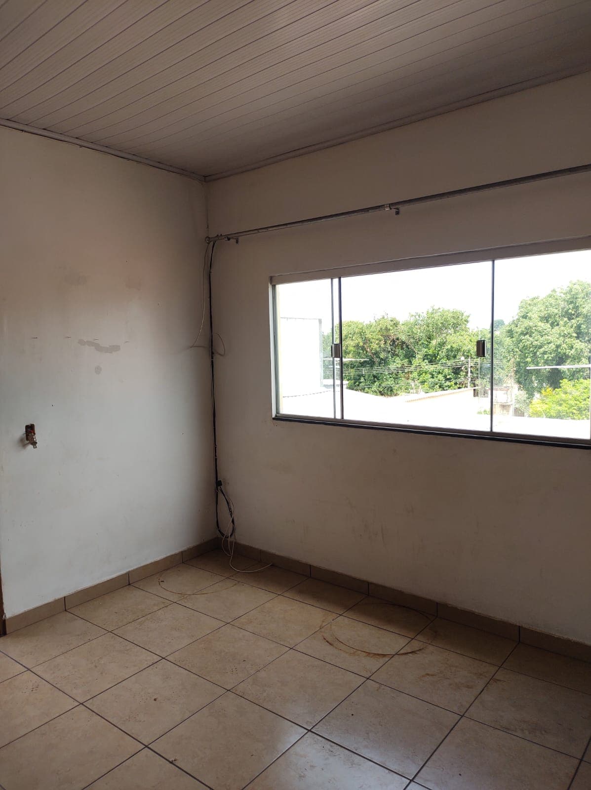 Casa 3Q com 2 barracões Urias Magalhães