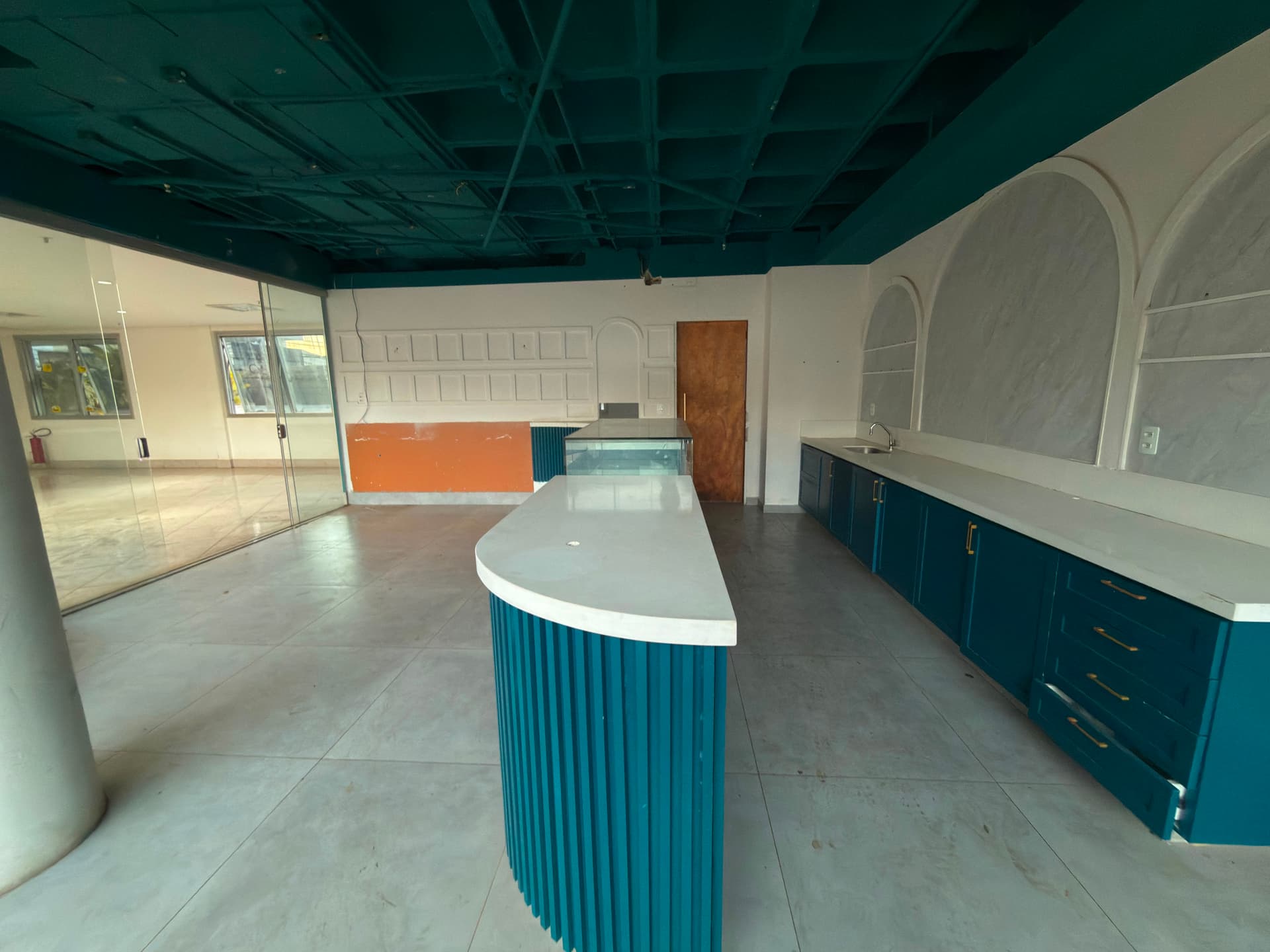 LOJA COMERCIAL TÉRREA NO SETOR OESTE EURO WORKING CONCEPT