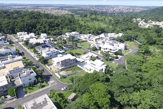 Lote Exclusivo no Condomínio do Lago | Vista Definitiva para o Lago - 814,40m²