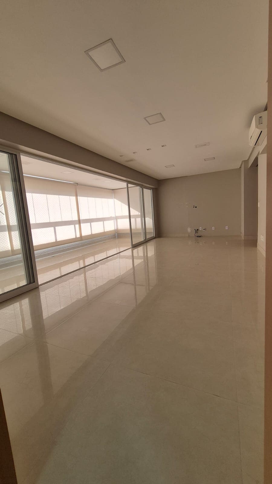 APARTAMENTO ALTO PADRAO BUENO 215M2