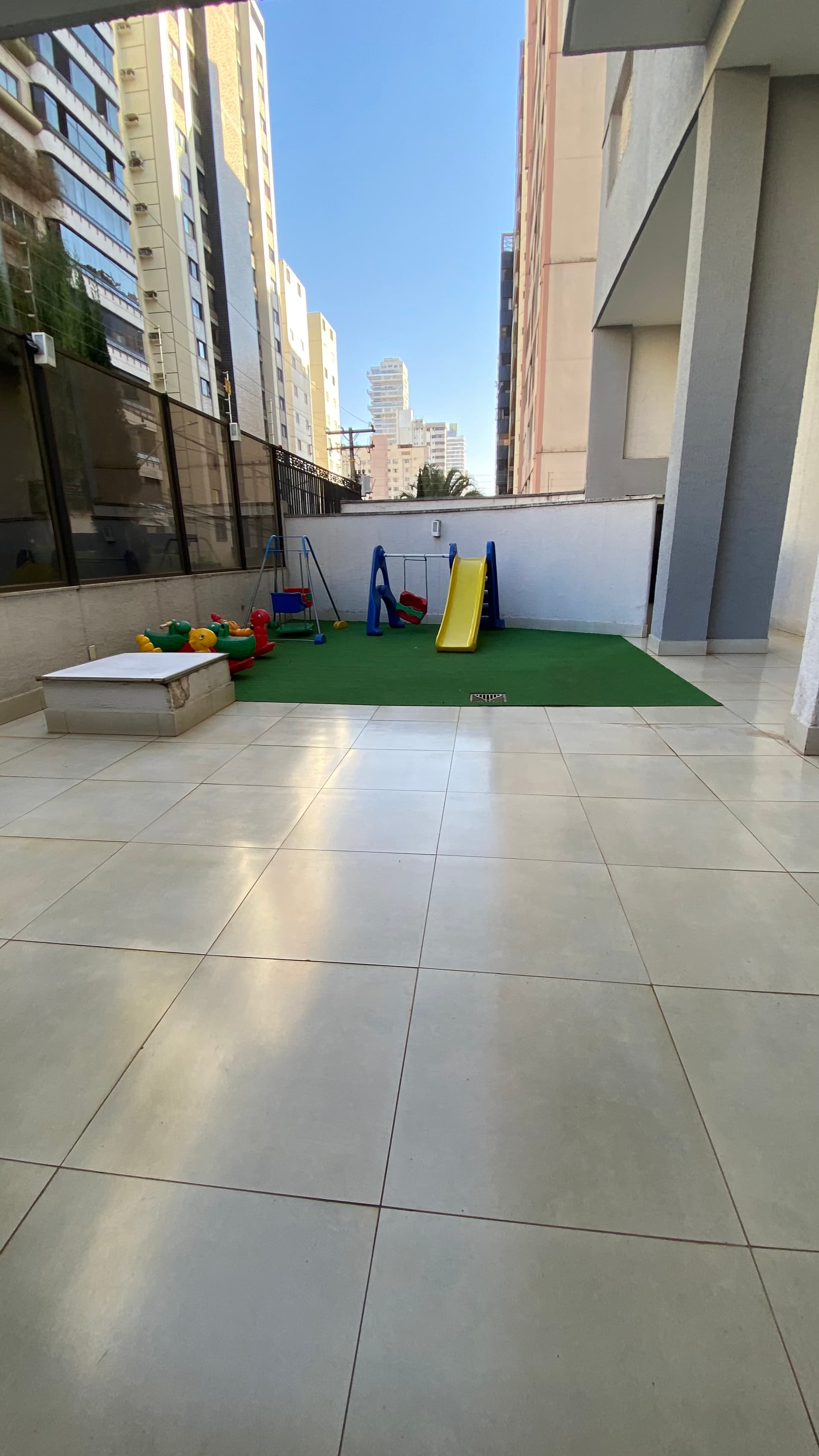 Apartamento 3 Quartos no Setor Bueno — Edifício Húngaro
