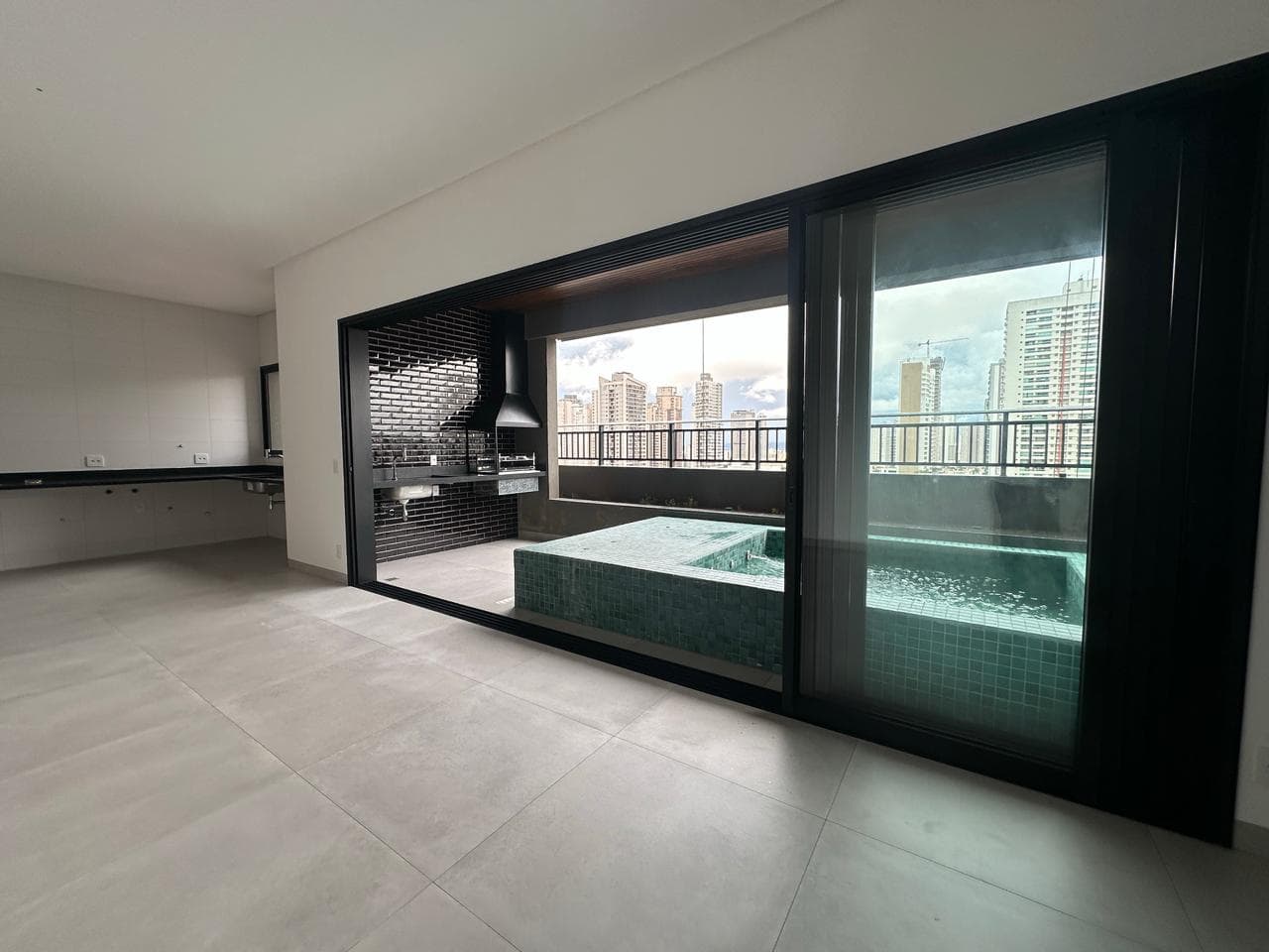 Apartamento 4Quartos sendo 3Suites localizado Setor Bueno