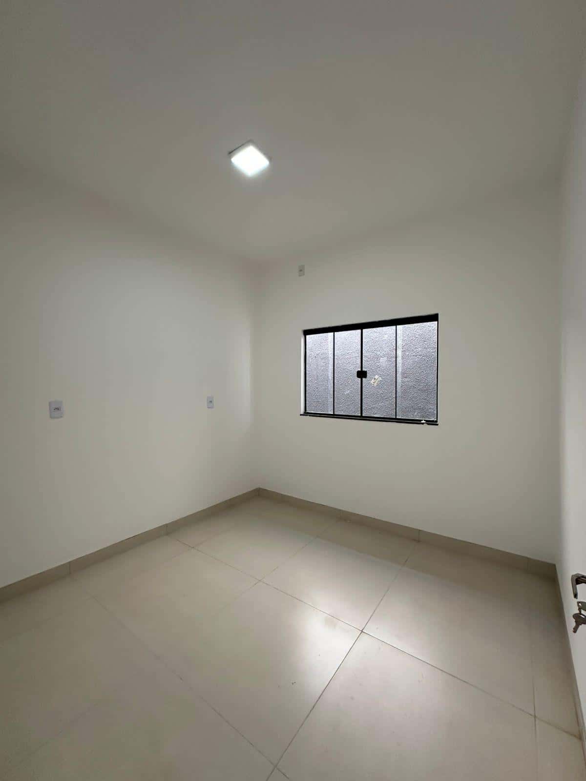 CASA 3Q COM 1 SUÍTE SETOR IMPERIAL 2 GOIANIRA