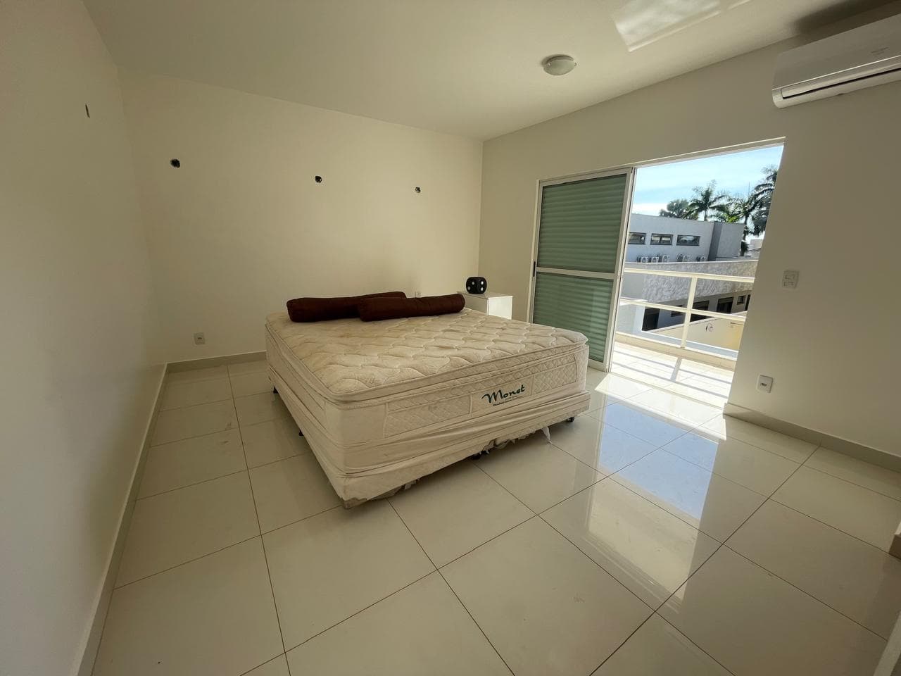Casa 4 Suítes Plenas - 360m² - Res. Granville