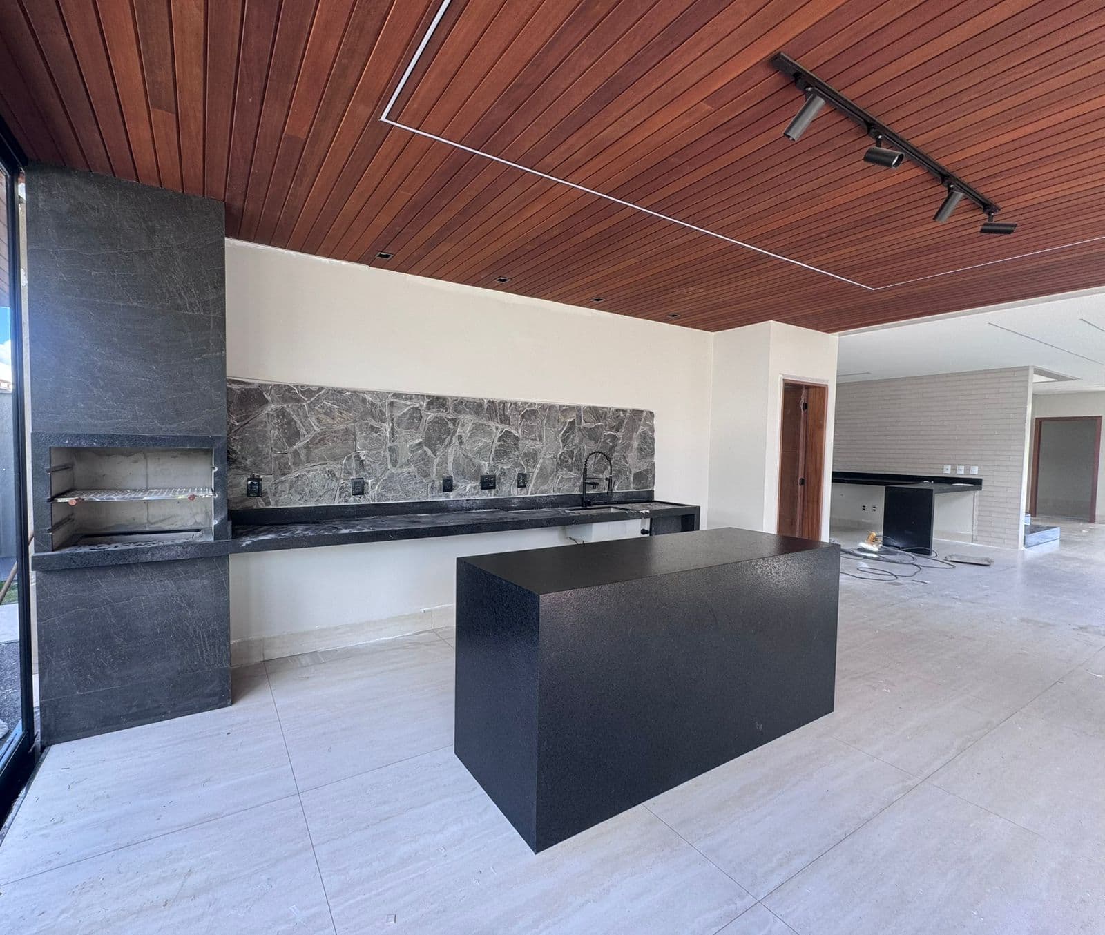Portal do Sol Green 427,64m² com ambiente para Home/Academia (Res. Goiânia Golfe Clube)