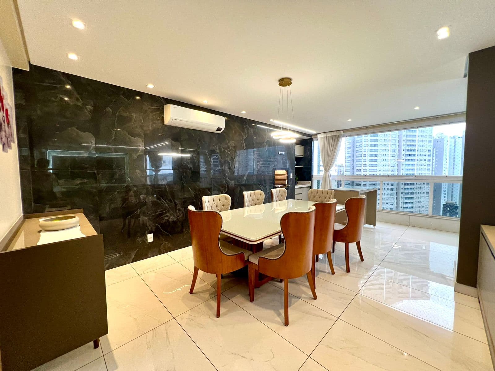 Apartamento 4 suítes plenas no Setor Jardim Goiás