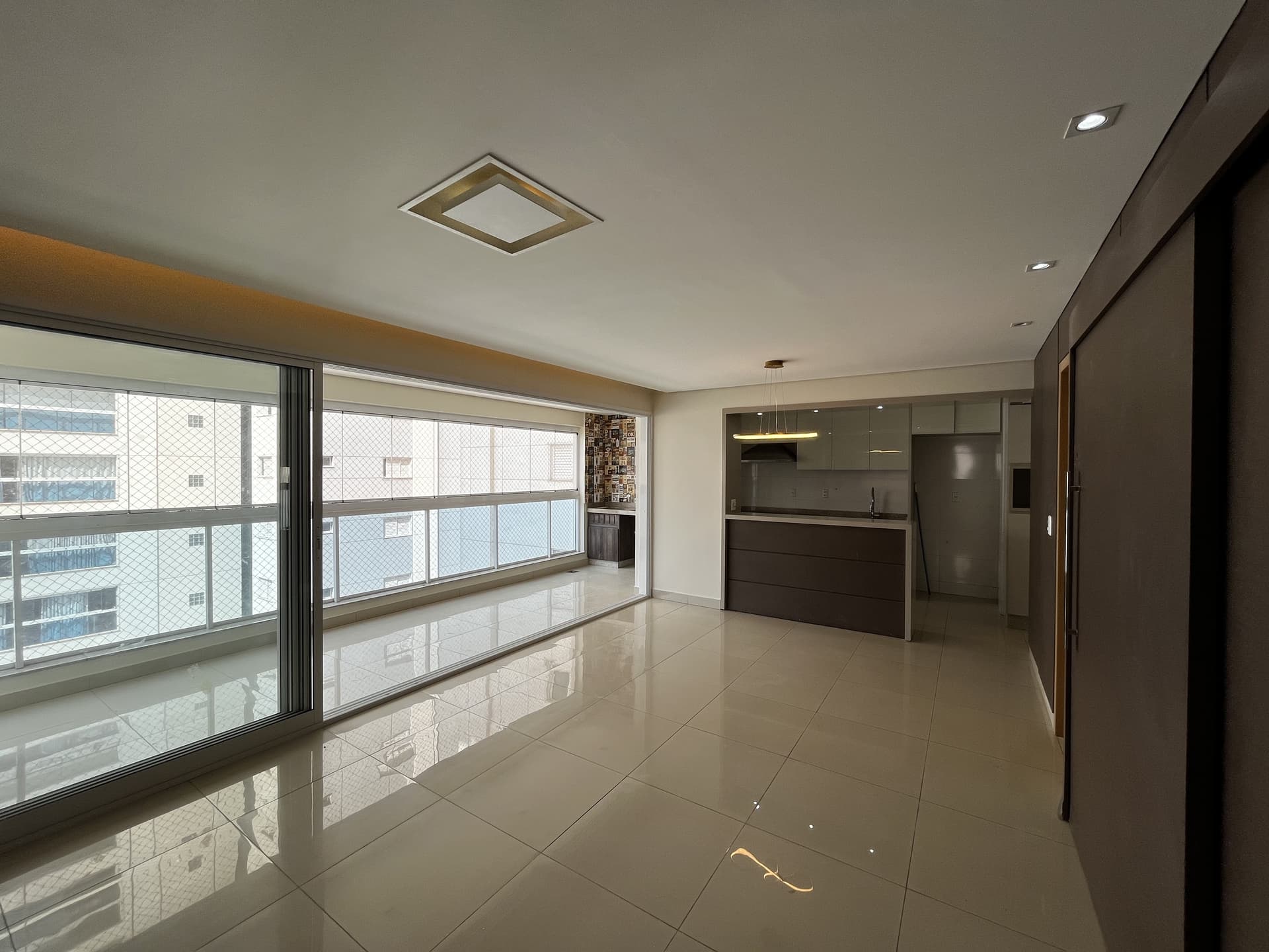 APARTAMENTO À VENDA NO JARDIM GOIÁS
