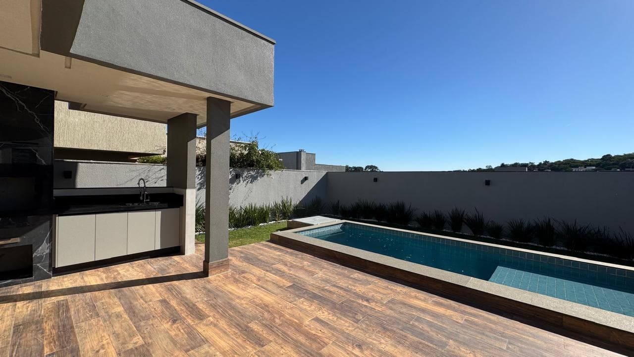 Sobrado Jardins Bolonha 183m²; 4 suítes plenas,3 superior e 1 inferior, Piscina Senador Canedo