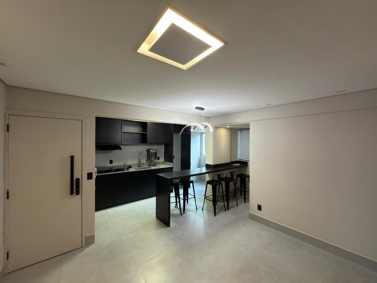 Apartamento 3 Quartos Semi-Mobiliado | Jardim Goiás | 71m²