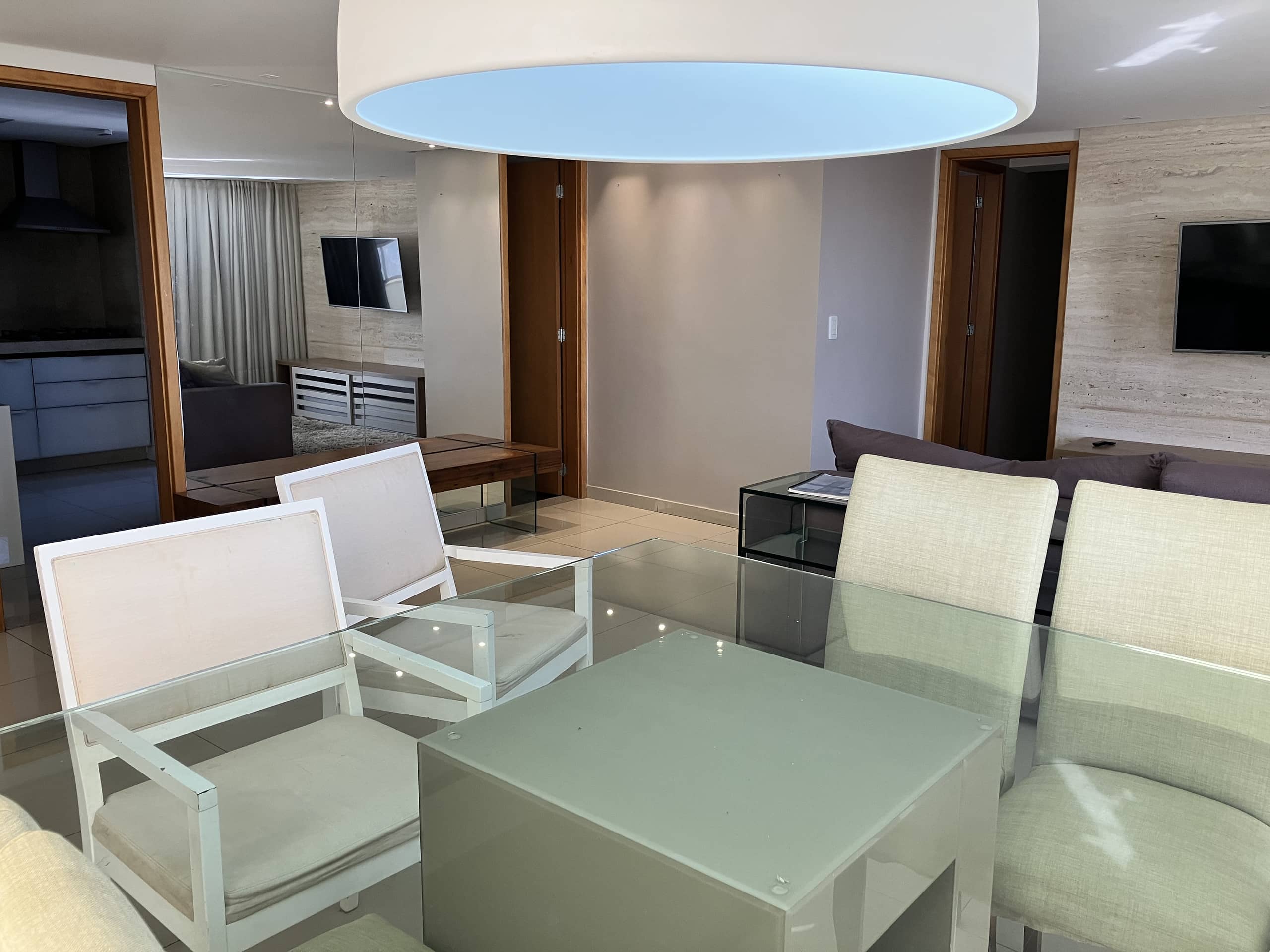 Apartamento no Alto do Setor Serrinha 3 suítes