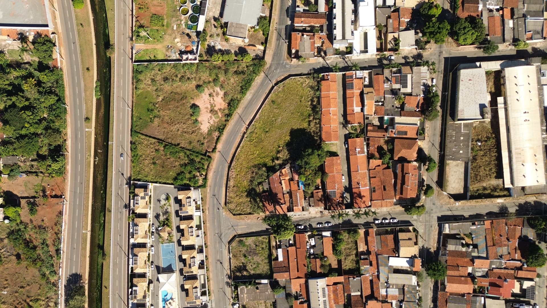 Terreno 952 m2 - Próximo ao Bretas da T-2