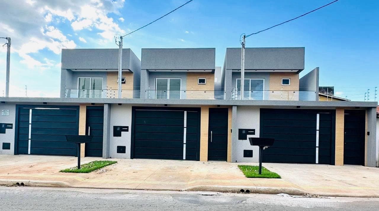 Sobrado à Venda no Setor Sudoeste com 3 Suítes 198m² e 4 Vagas, Setor Sudoeste- Goiânia