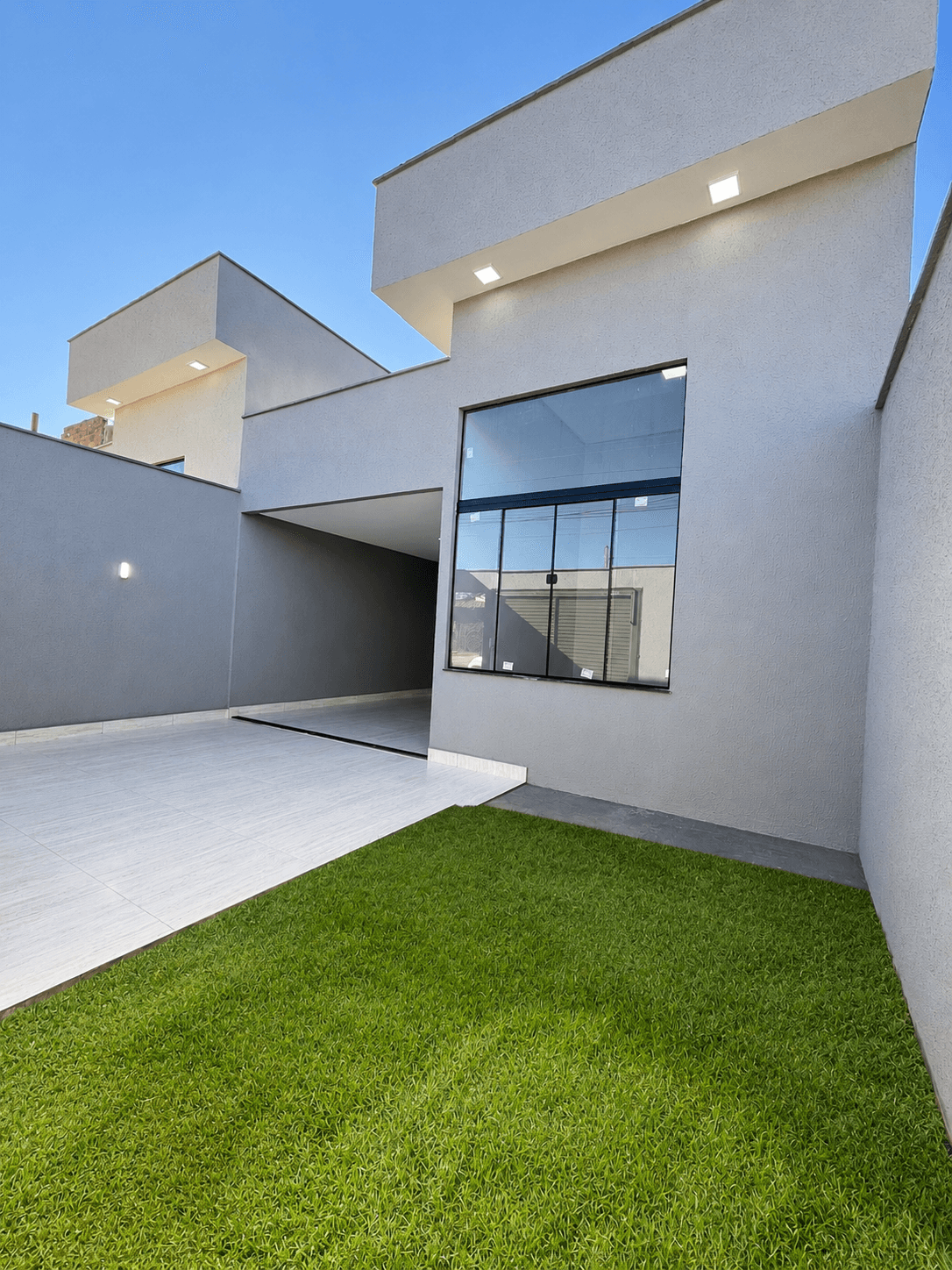 Baixou Venda Casa 3 quartos, Nova sendo: 1 suíte plena com pé-direito duplo; Solange Park Prox Joao Braz Goiania