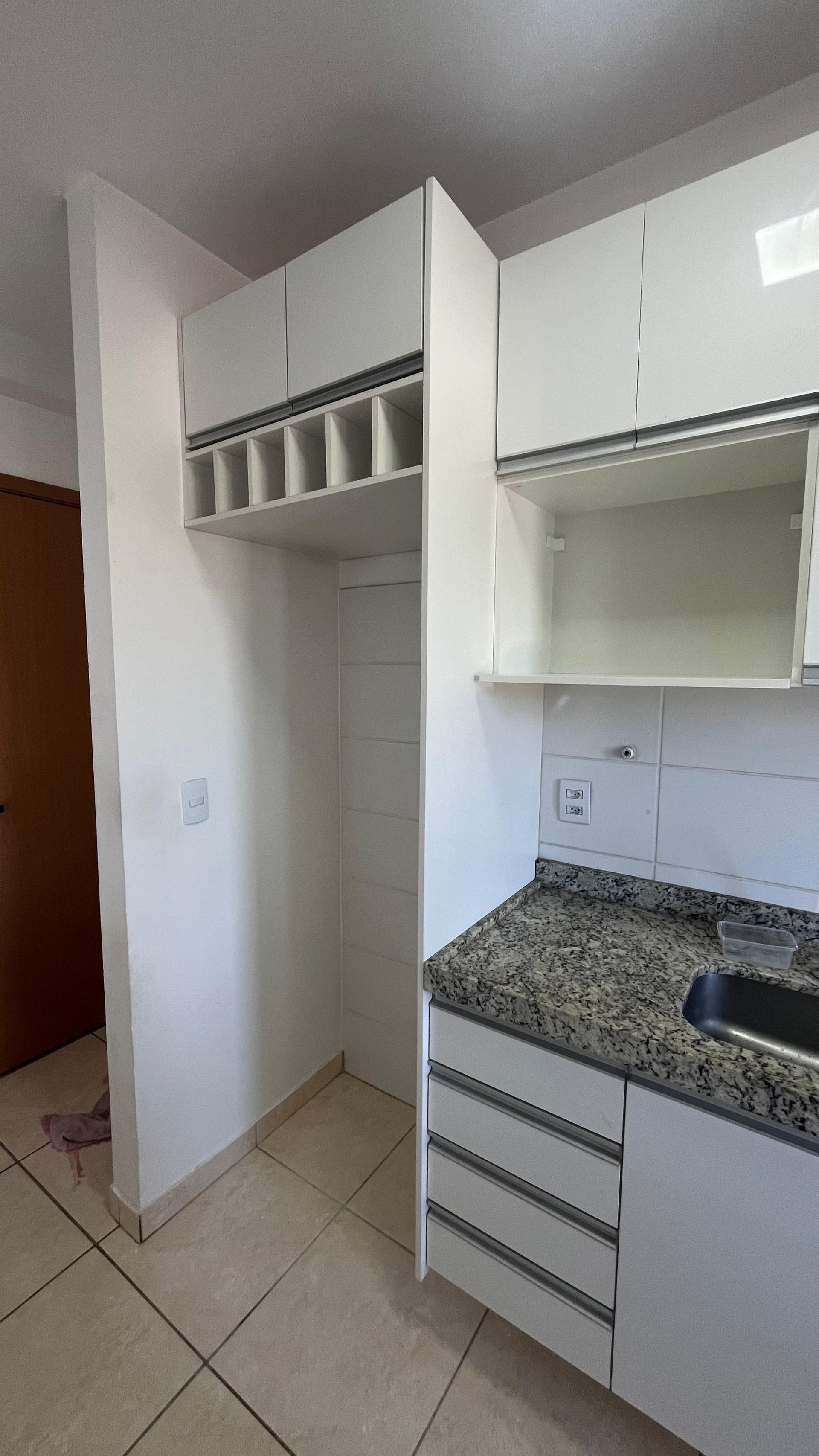 Apartamento completo 2/Q com 1/suite Condomínio Yes Buriti