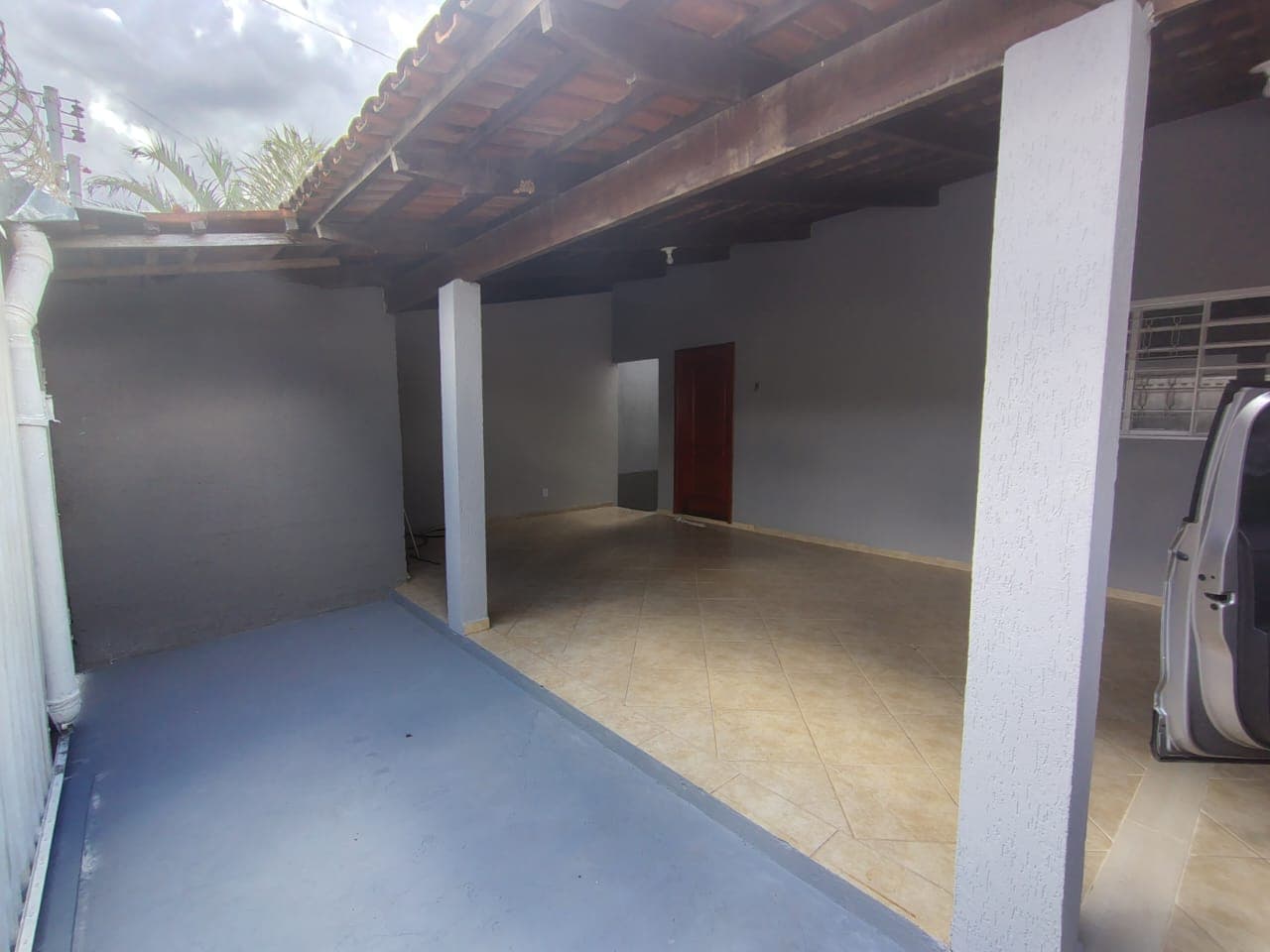 Casa 3 Quartos com Suíte + Barracão no Parque Oeste Industrial Casa Ampla 245m² com Barracão e Garagem – Parque Oeste