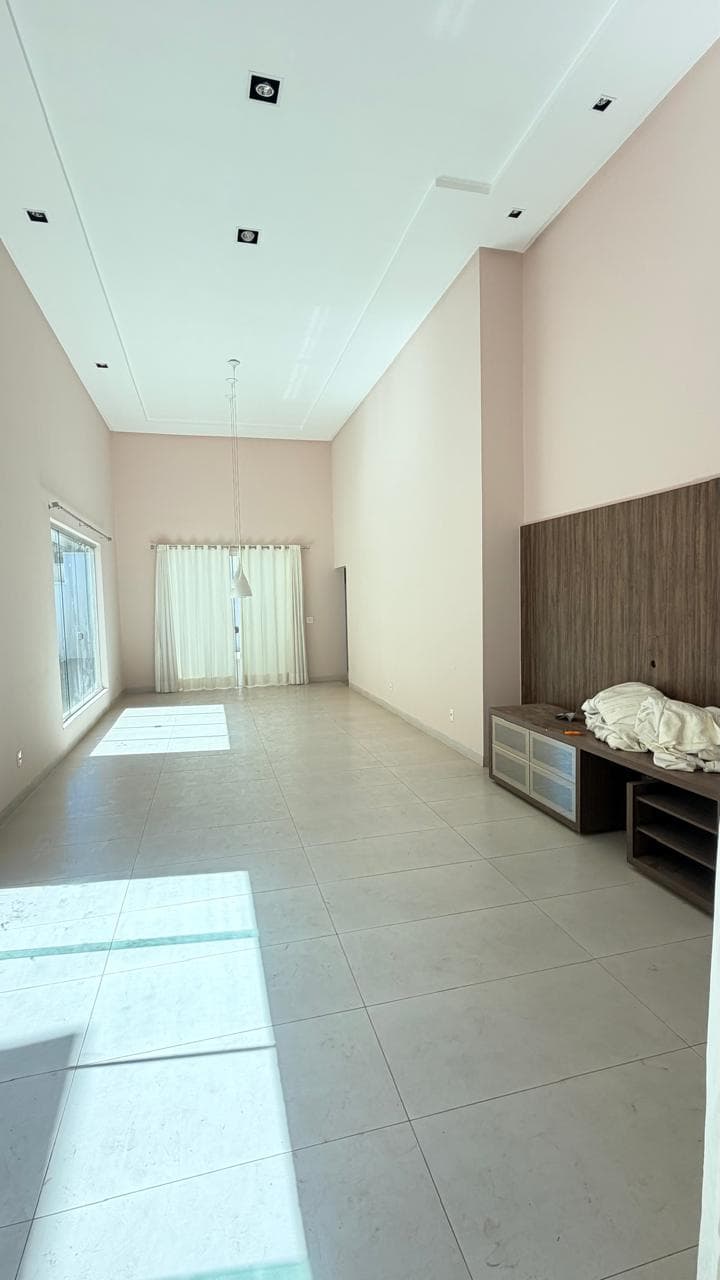 Casa 4/4 sendo 02 suítes plenas no Jardins Lisboa - 202m²