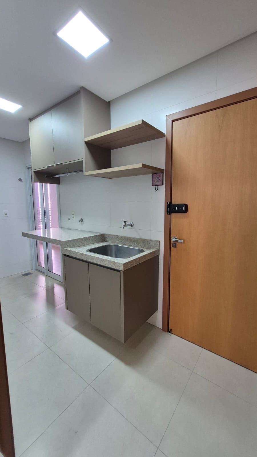 APARTAMENTO ALTO PADRAO BUENO 215M2