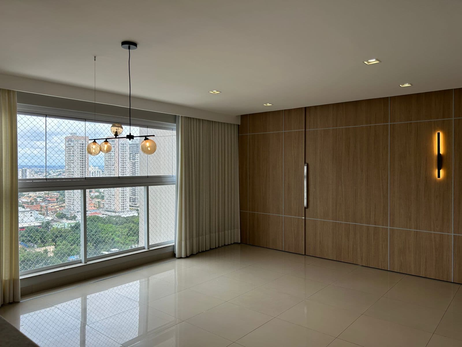 Apartamento 3 suítes 95m² excelente localização no bueno
