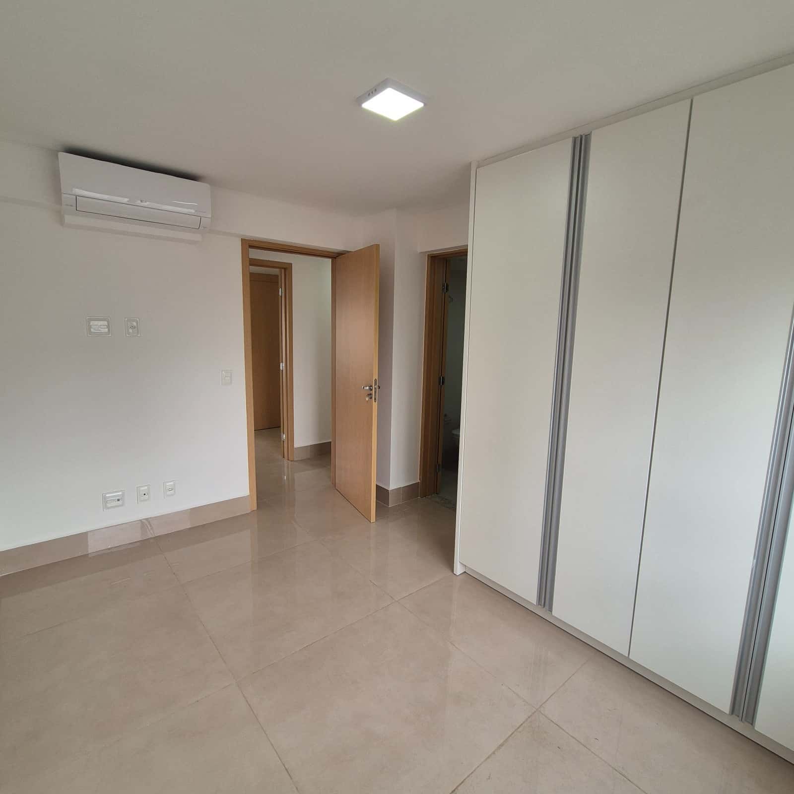 Apartamento 3 suítes plenas 155M andar alto, 3vagas e escaninho R$ 1.250.000