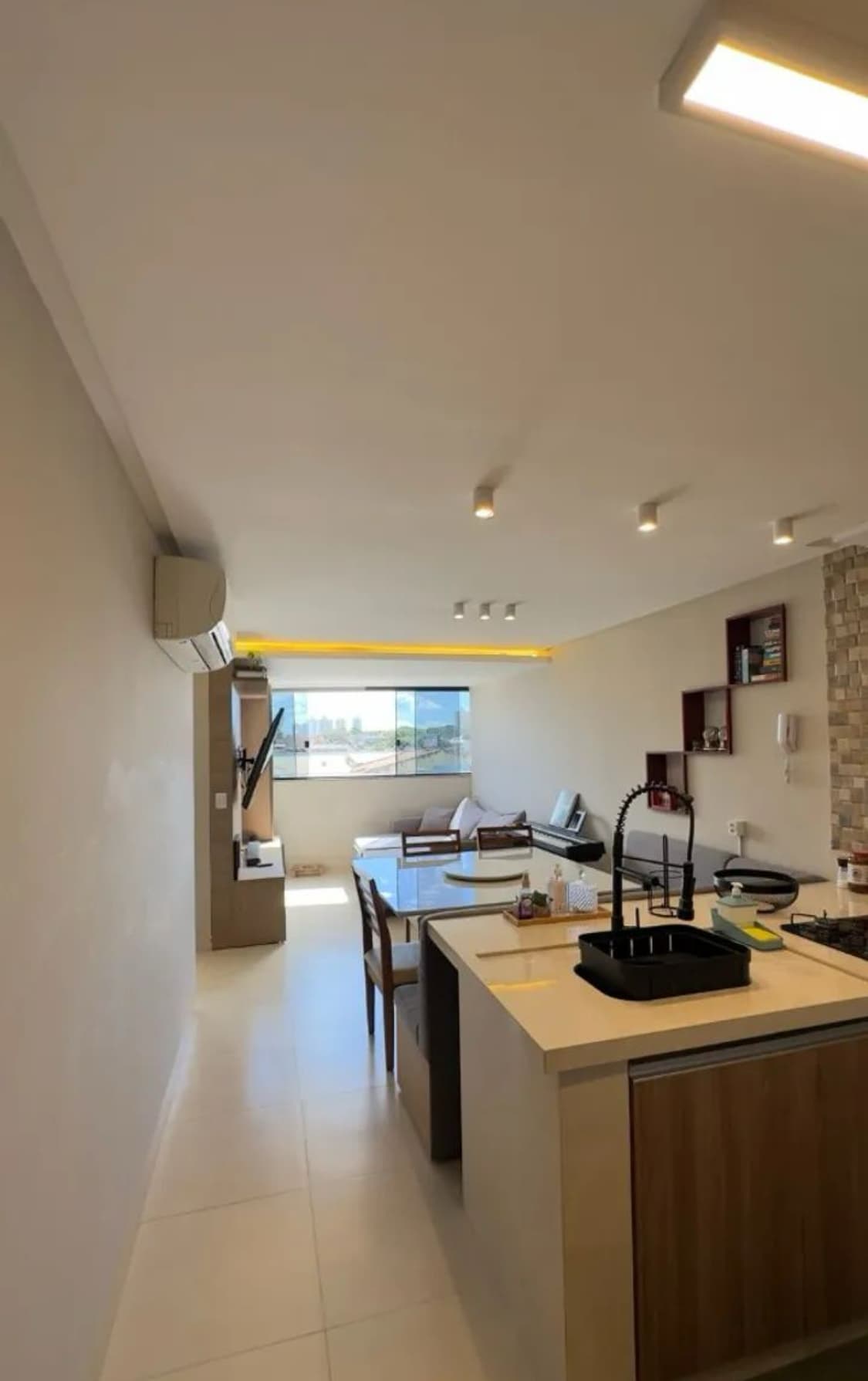 Apartamento Semi Mobiliado à Venda 2 Q com Suíte 56 m² Próximo ao Buriti Shopping
