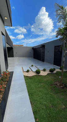 🏡 **CASA DE ALTO PADRÃO À VENDA – SETOR SANTOS DUMONT**