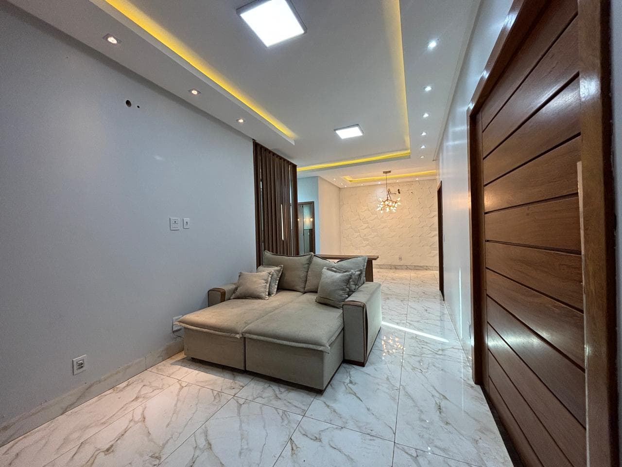 Casa à Venda no Jardim Curitiba 2 – Goiânia | 3 Quartos | Repleta de Armários | Acabamento Premium