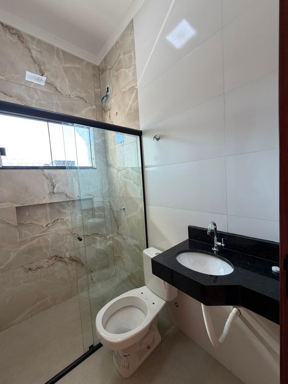 Casa Nova com Piscina e Área Gourmet | 3 Quartos (1 Suíte + Closet) | Bairro das Indústrias – Senador Canedo