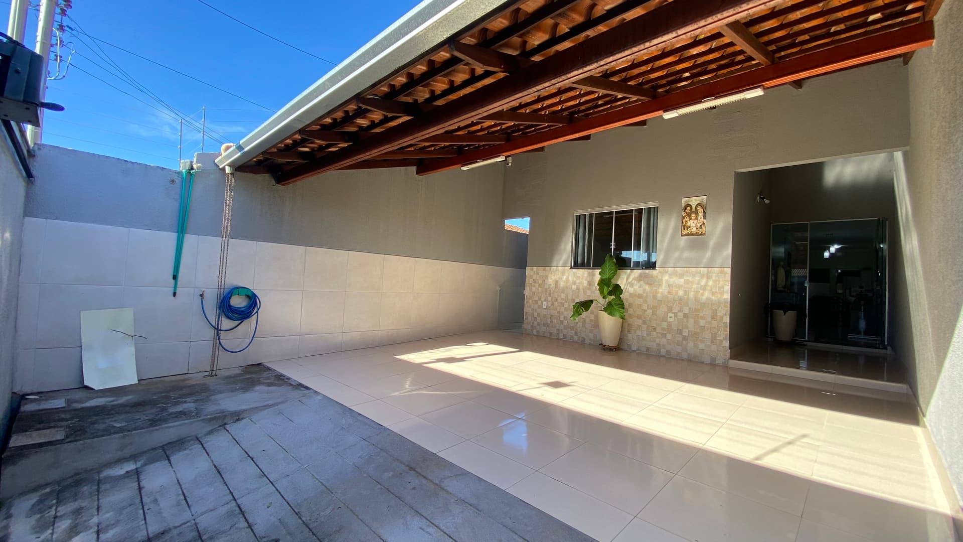 Casa com 3 quartos no Residencial Alphaville