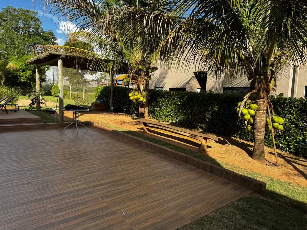 CHÁCARA NO TERRA SANTA COM PISCINA E BEACH TENNIS 1050m² TRINDADE-GO