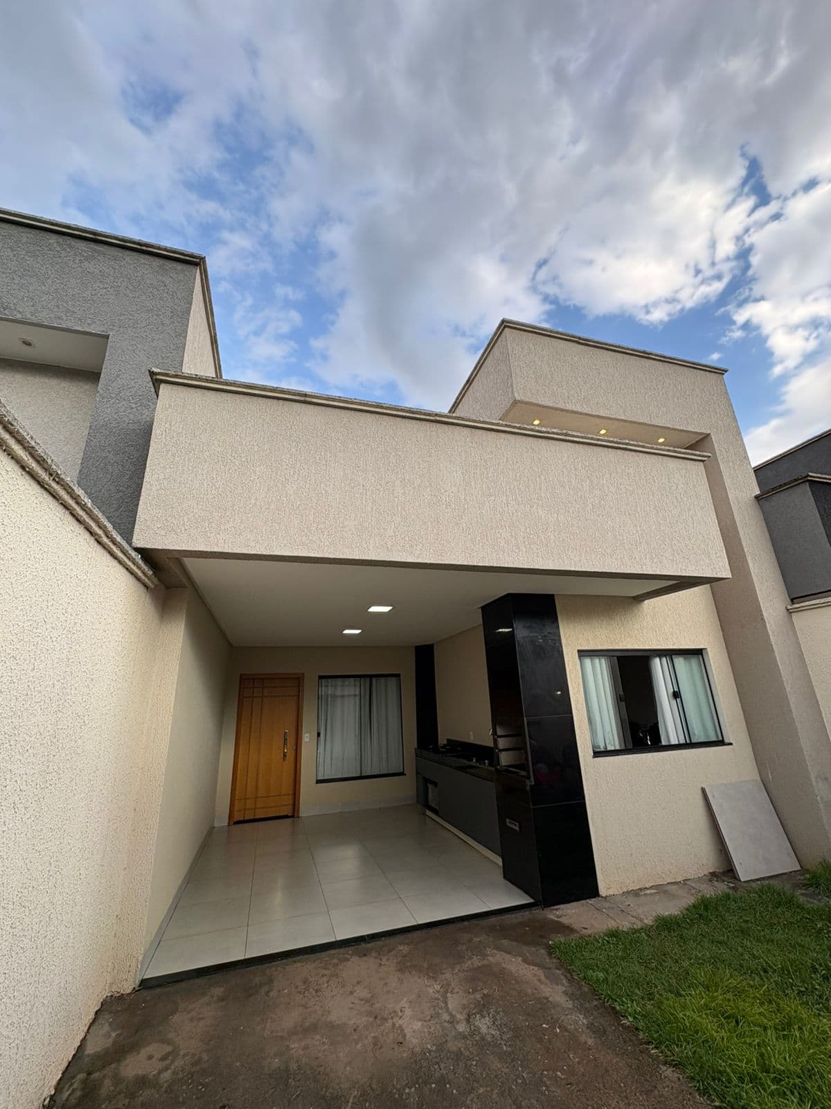 Casa 3 Quartos com Suíte e Espaço Gourmet, Jardim Colorado 150m² Goiânia