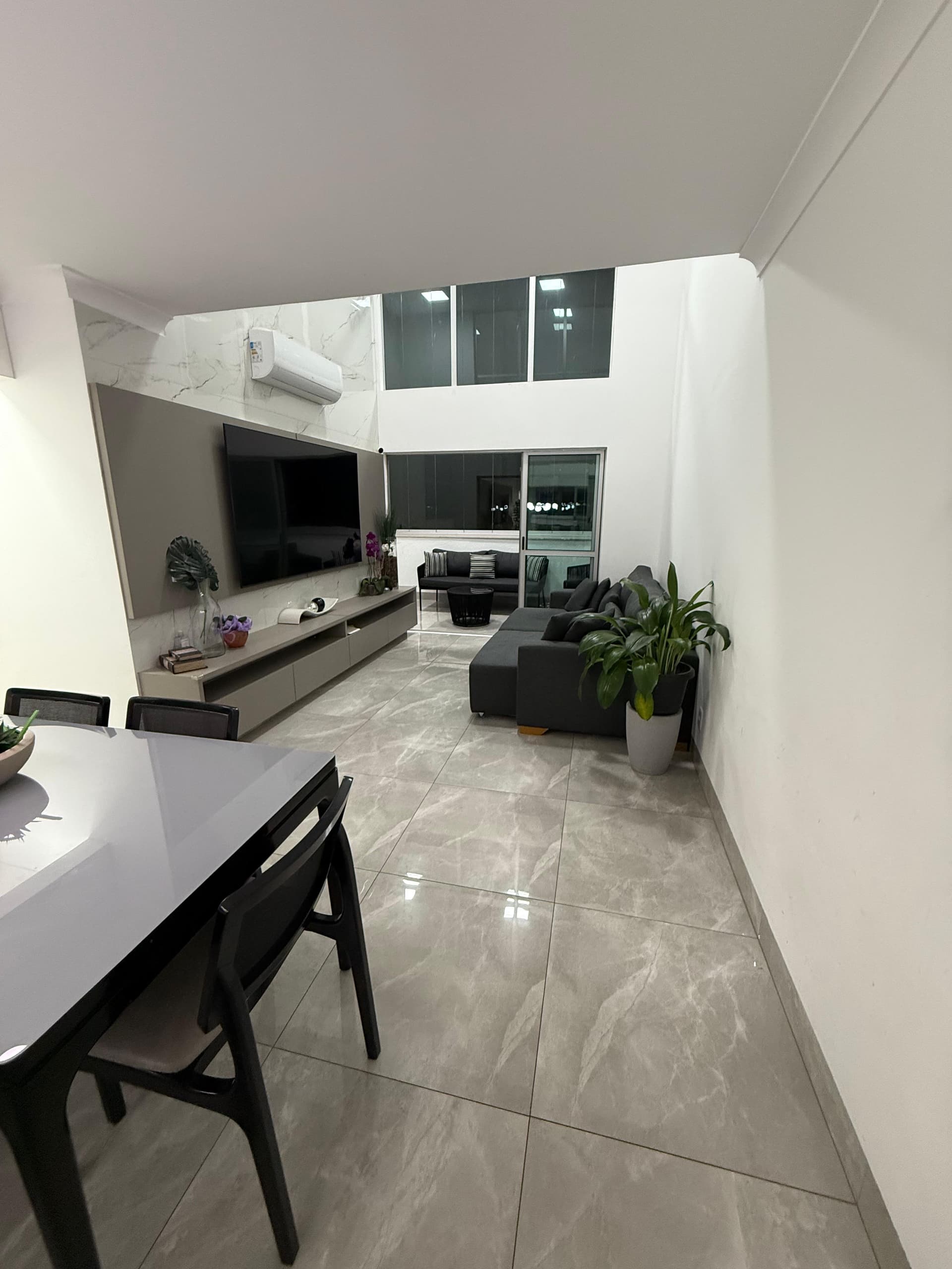 Apartamento à venda no Jardim Goiás Condomínio Mahatma Gandhi Com 105m² 3 suítes