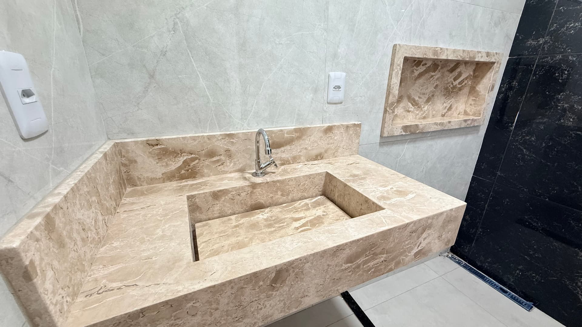 Casa 3Q 1 Suite Str. Helvecia AP. de Goiânia
