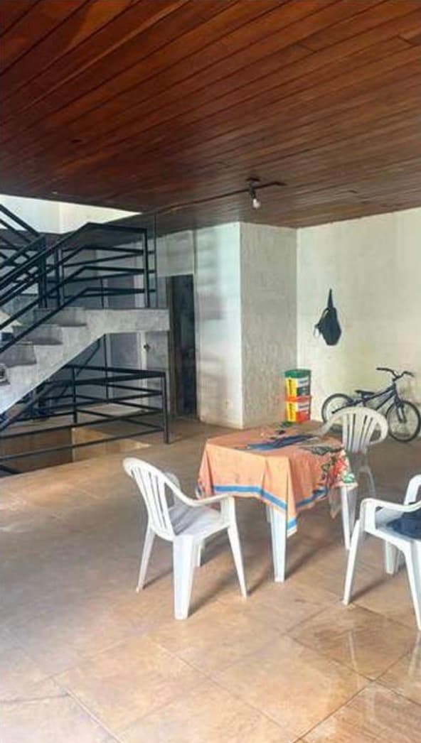 LOTE A VENDA NO SETOR BUENO AO LADO DO BRETAS
