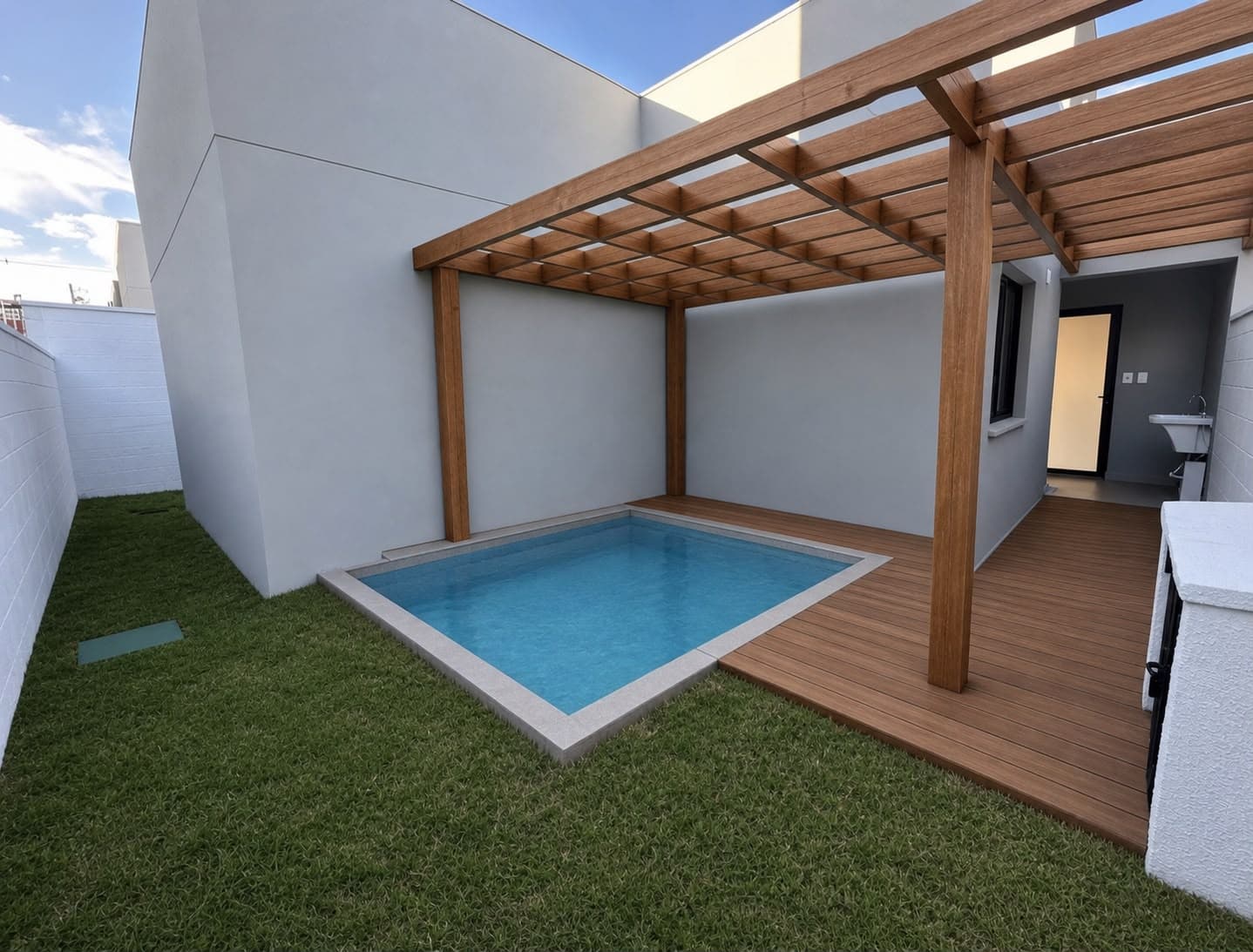 JARDINS CANNES – CASA TERREA OPORTUNIDADE RARA APARECIDA DE GOIÂNIA!