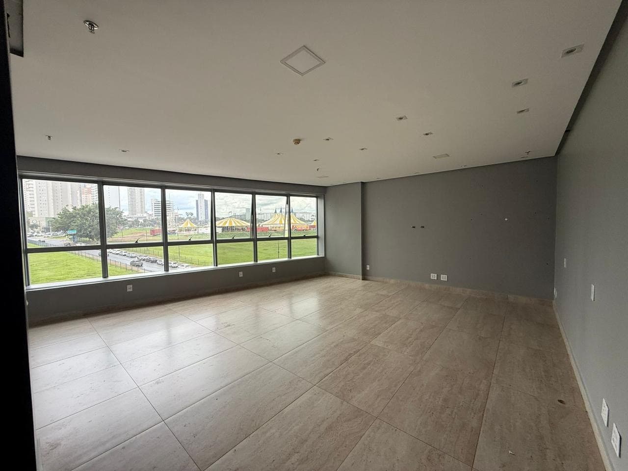 Sala Comercial à Venda – Jardim Goiás | Vista para o Flamboyant