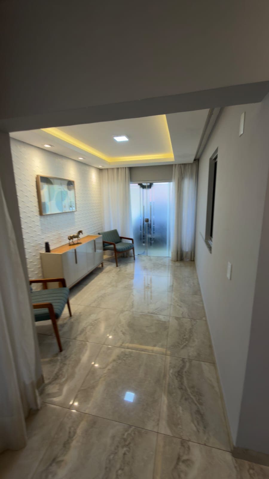 Porteira Fechada! Casa Completa 3 Quartos Closet, com Piscina Aquecida, Energia Solar e Closet Próxima ao Aldeia do Vale 200m² |