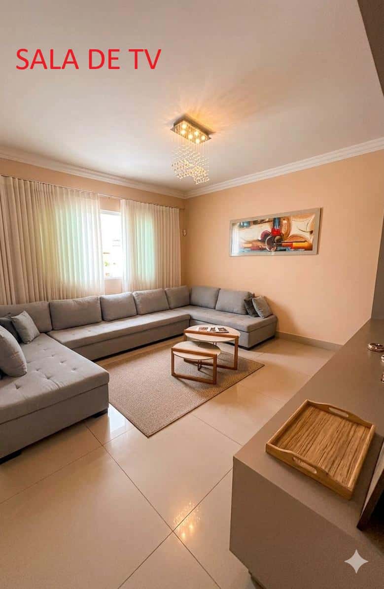 Casa Completa com Piscina Aquecida e Academia Privativa 3 Quartos , duas suites 360m² de Terreno Jd Presidente