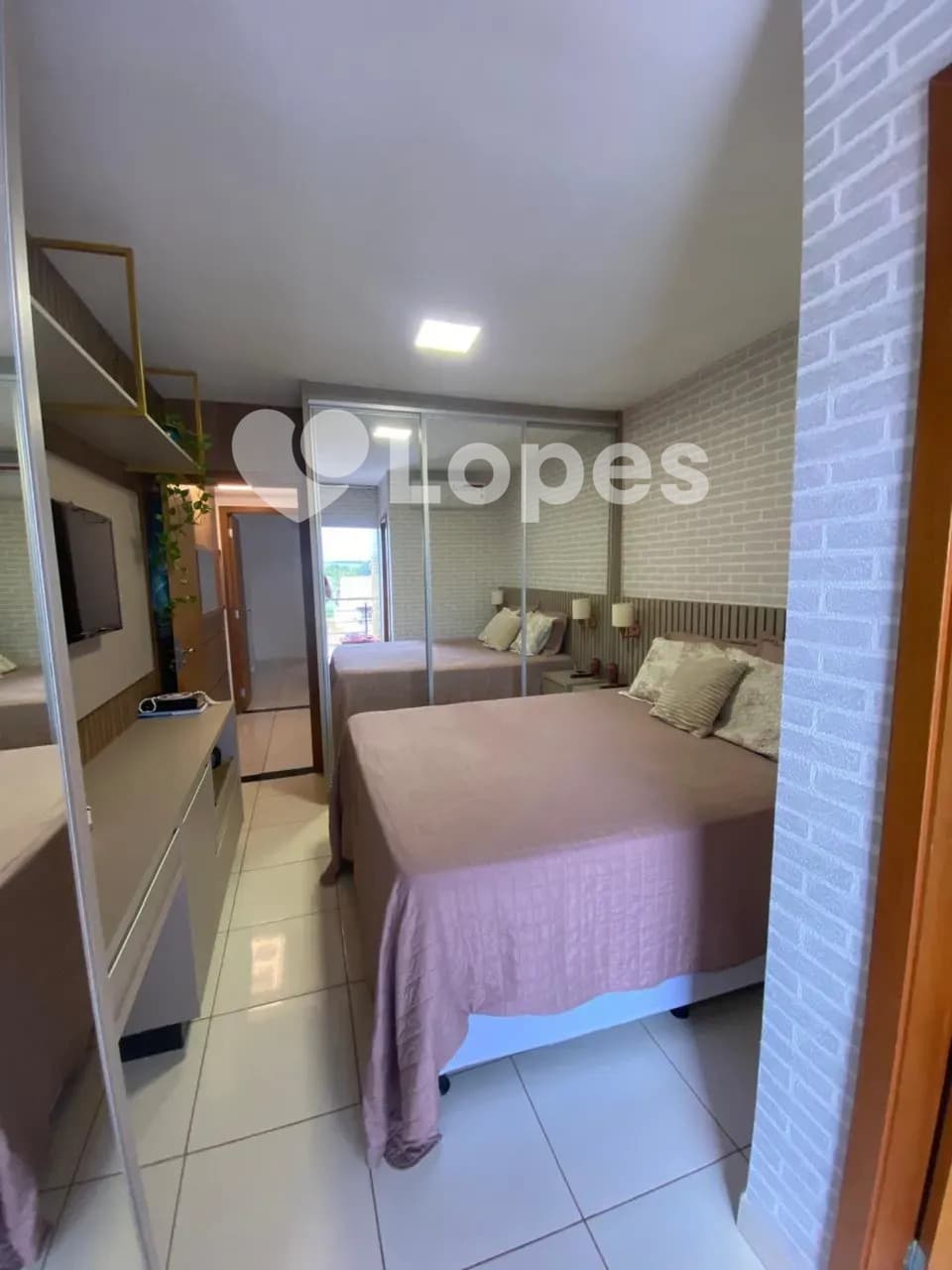 Sobrado no Setor Jardim São José | 2 Suítes | Mobiliado e Decorado
