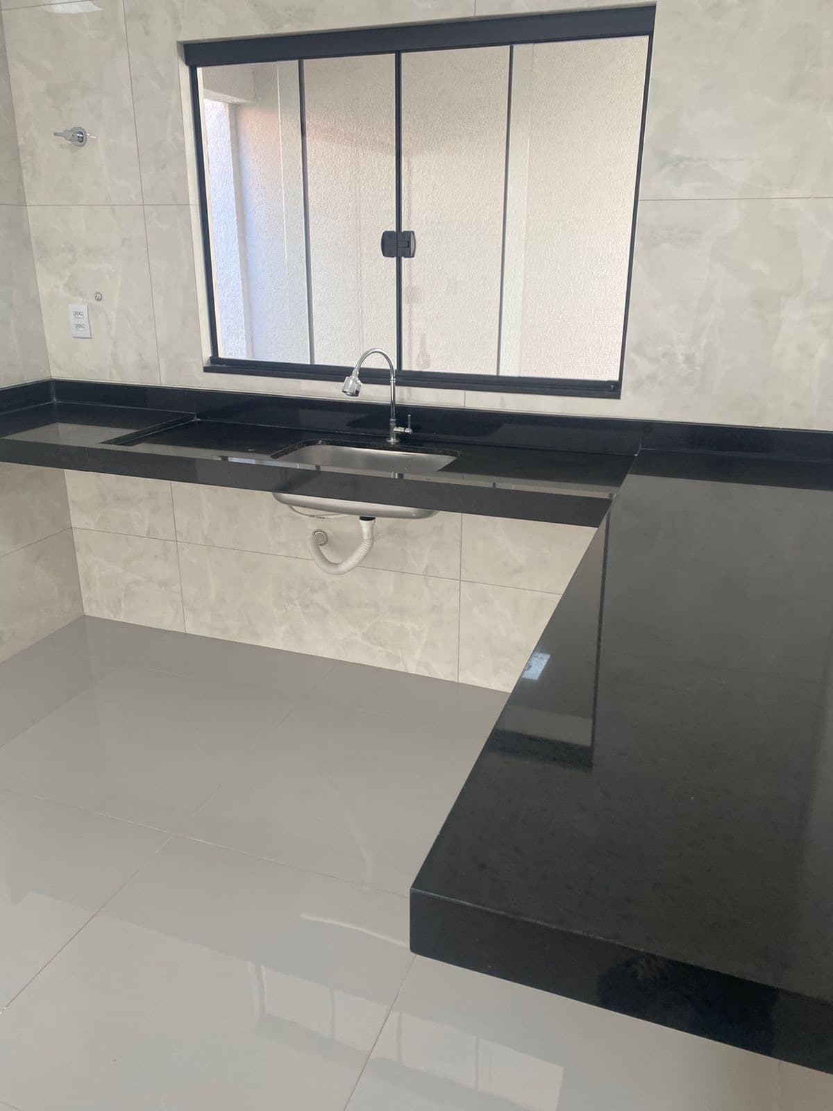 Casa no Jardim Itaipu pronta pra morar 3 quartos Sendo uma suíte