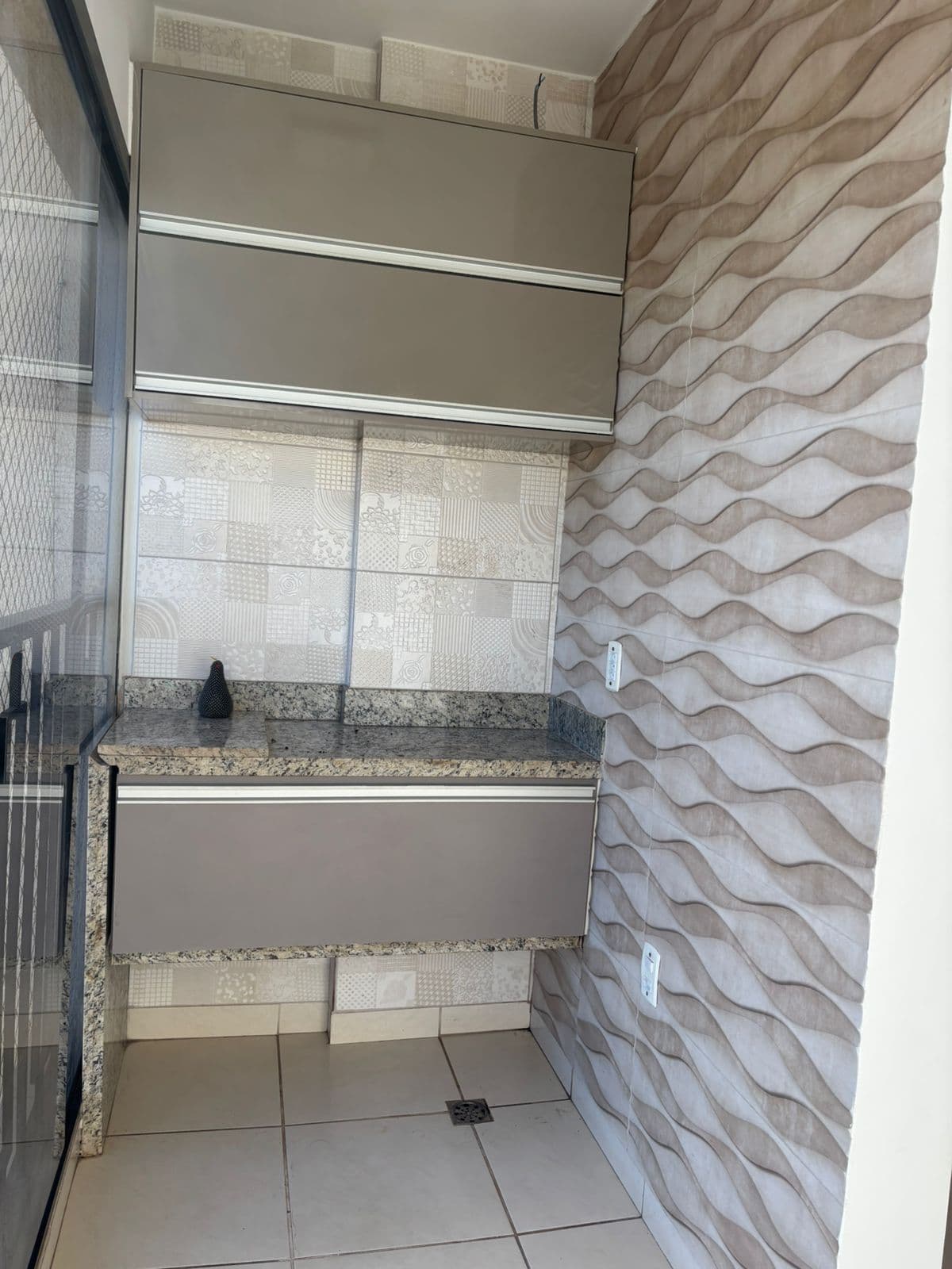 Apartamento no condomínio de lá flor