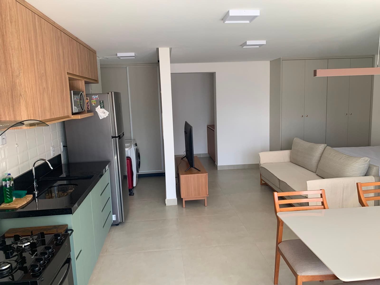 Apartamento 1/4, suíte, mobiliado, Ed Attol, Setor Marista