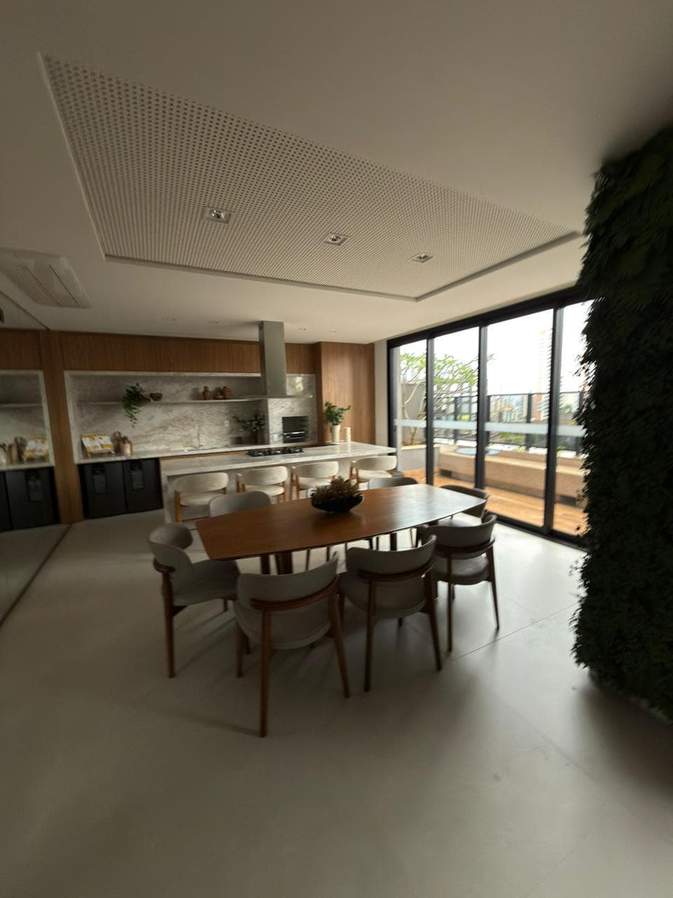 Atmos com 215 metros 4 quartos e 3 suítes com piscina