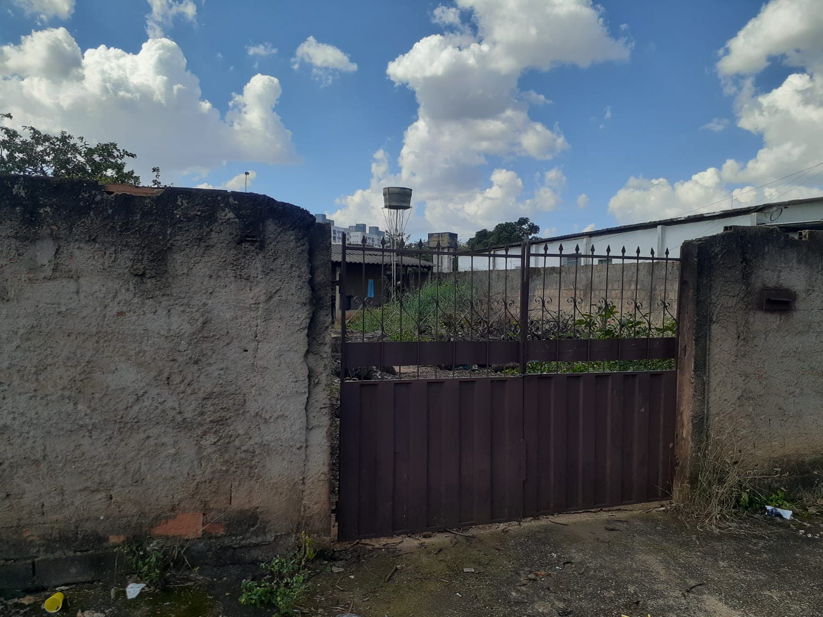 Vendo excelente lote no Bairro Ilda 360m² | Com Casa | totalmente murado