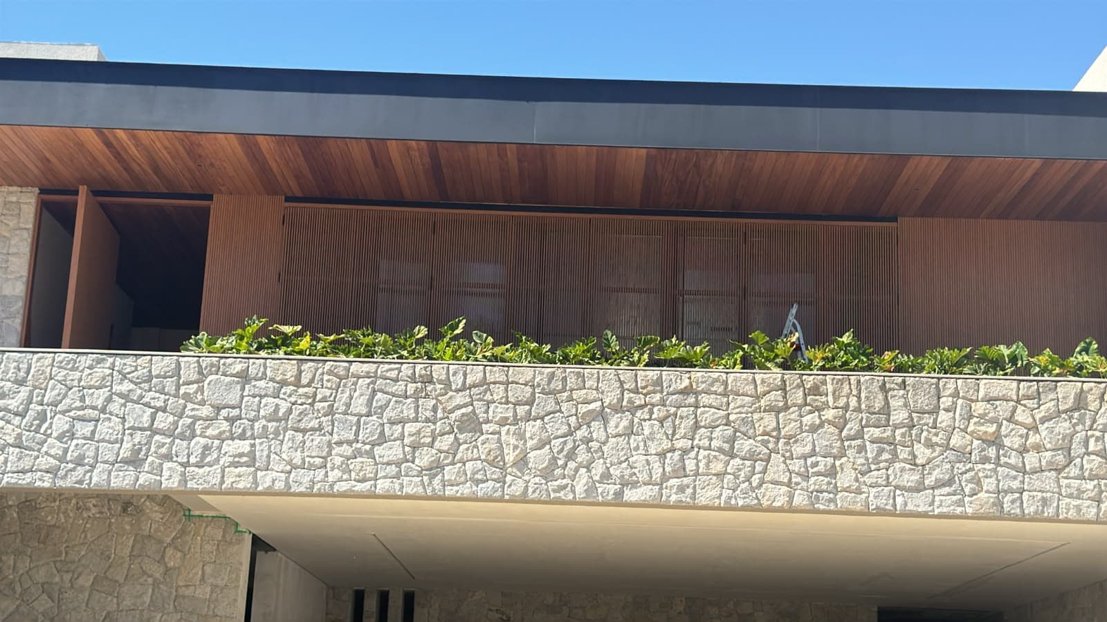 Casa Nova de Alto Padrão no Residencial Aldeia do Vale | 4 S